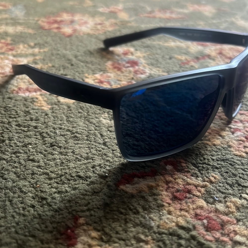 Costa Rinconcito blue lenses, gray frames 580 premium polarized